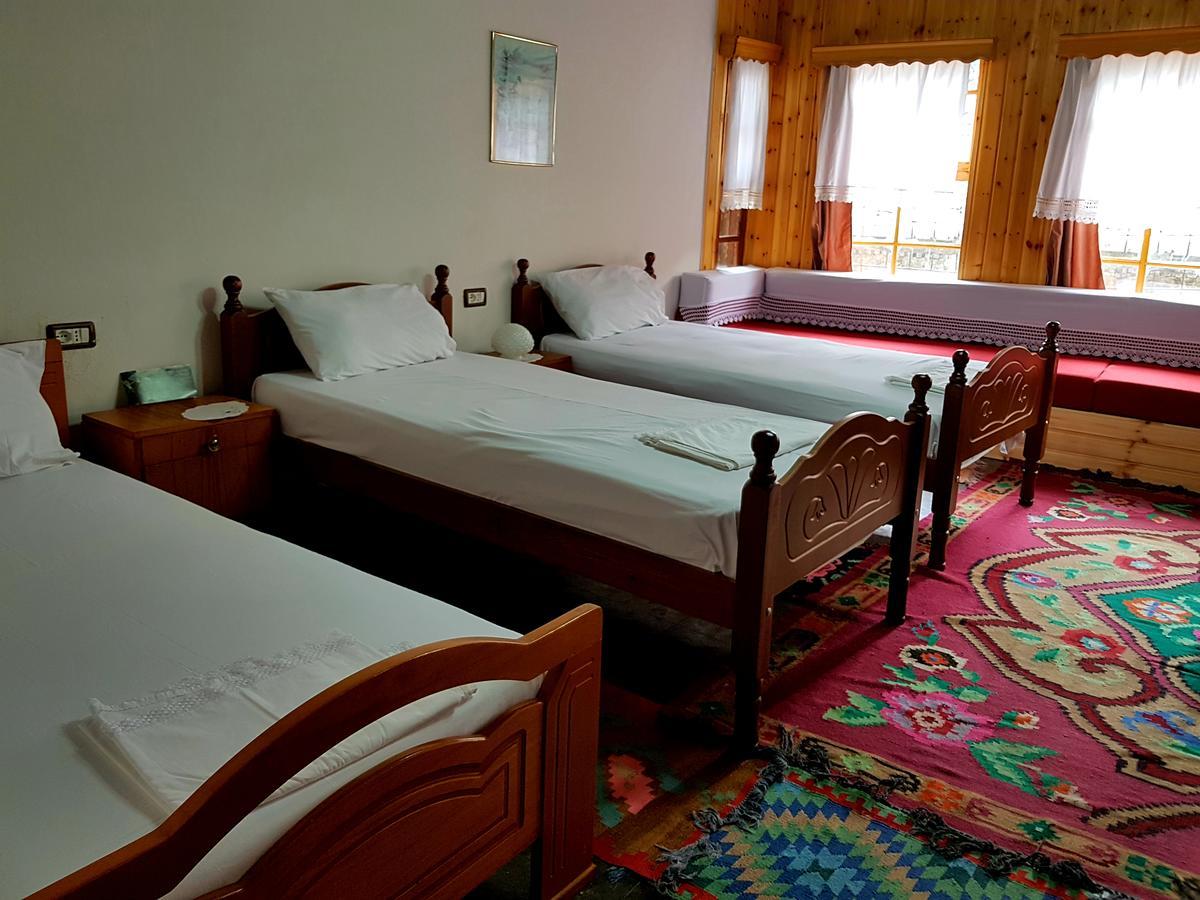 Eva Guesthouse จีโรคาสเตอร์ ภายนอก รูปภาพ